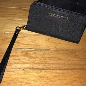 Authentic IPhone 7/8 Michael Kors wristlet